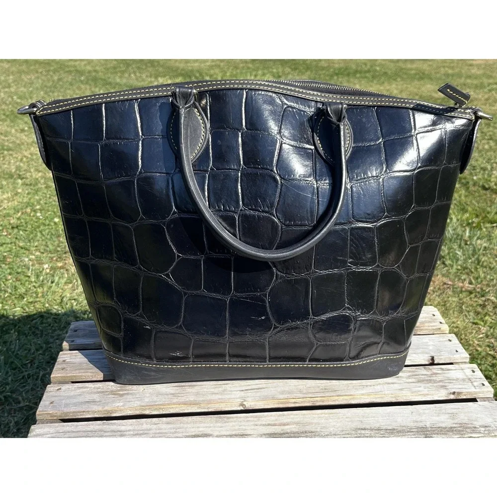 Dooney & Bourke Black Croco Embossed Leather Large Zip Satchel‎ Tote Purse